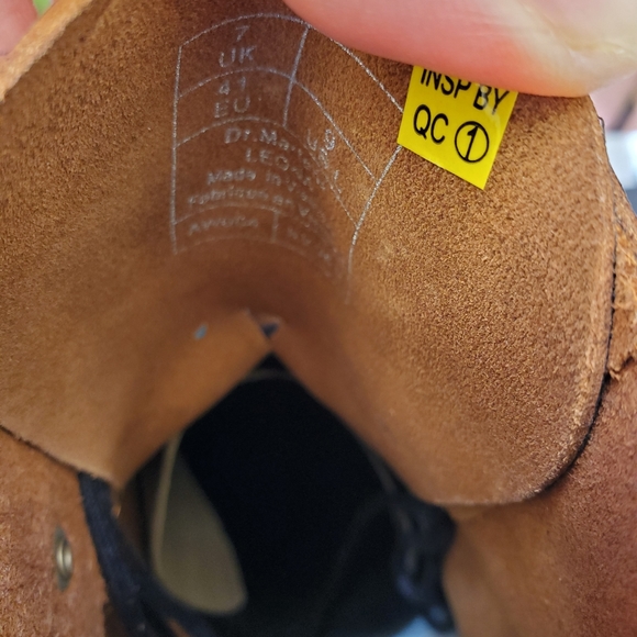 Dr martens black leather heeled boot sz 6 - Picture 4 of 4